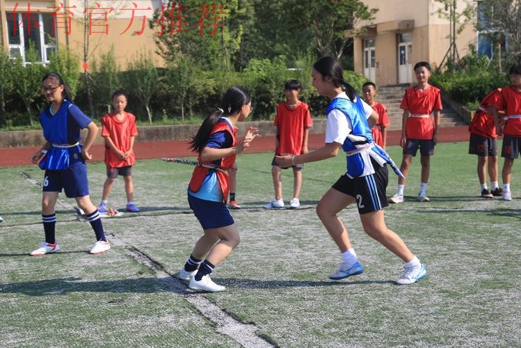 挥汗球场 筑梦绿茵 中国足协女足进校园公益活动在青川县木鱼初级中学顺利举行 挥汗球场 筑梦绿茵 中国足协女足进校园公益活动在青川县木鱼初级中学顺利举行